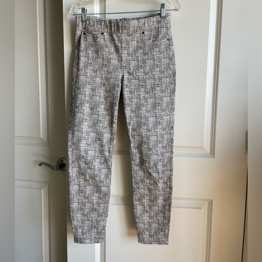 Summer cotton stretch pants. Black and white crosshatch pattern.